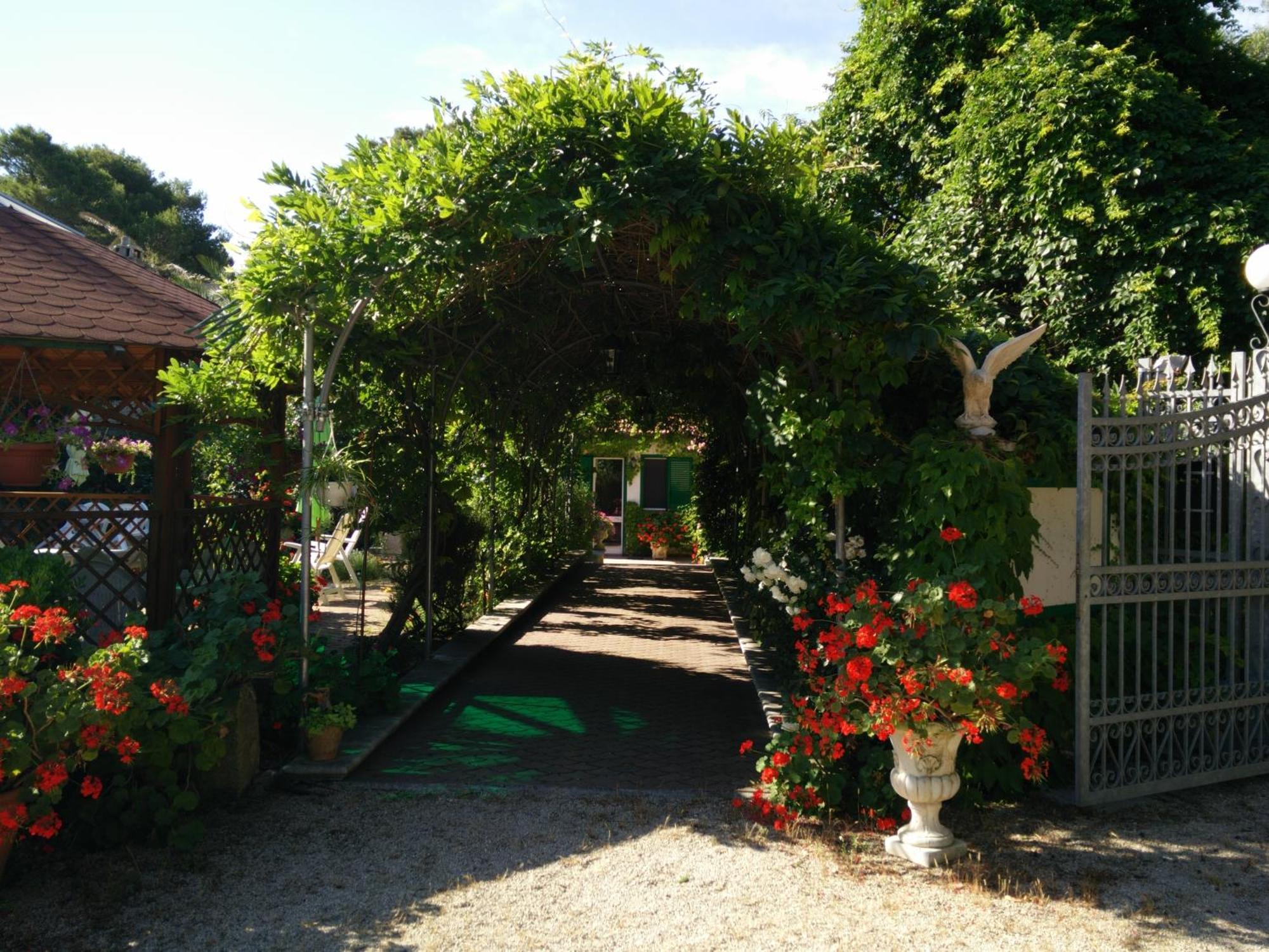 Residenza Villa I Nidi Санта-Катерина Экстерьер фото